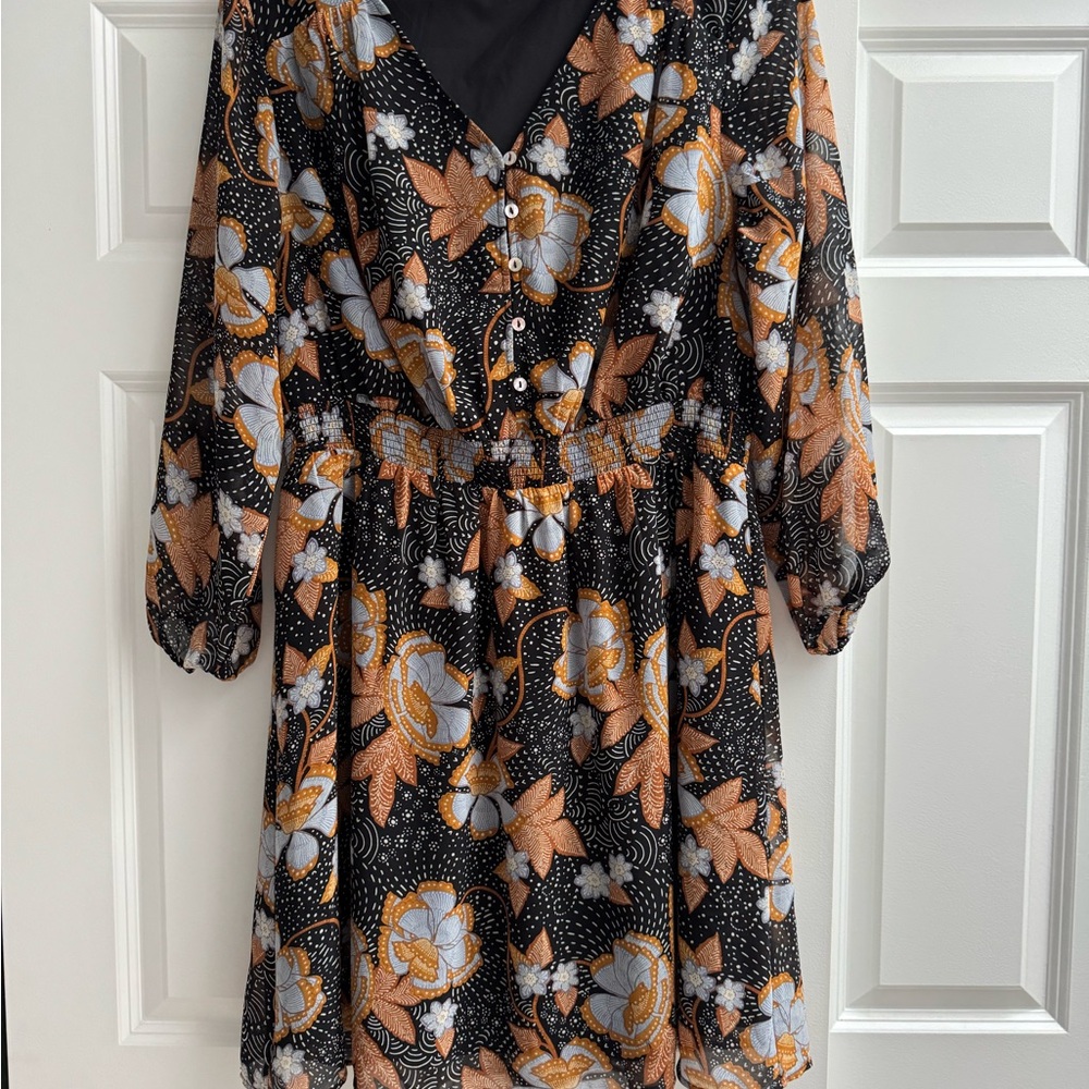Chic Floral Patterned Dress